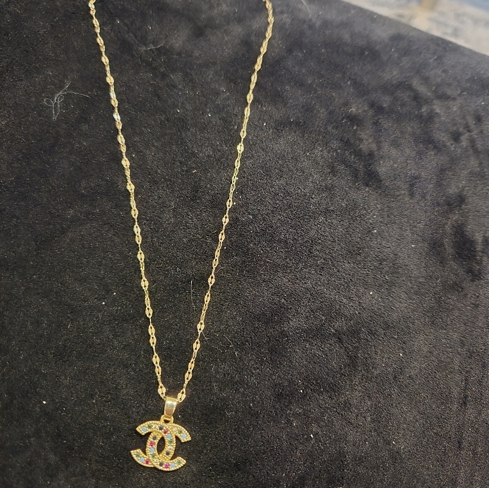 21kgp Dubai Jewelry - Gold Pendant Necklace with Multicolor Accents - Picture 5 of 6